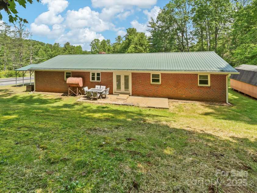 767 Brushy Creek Road, Spruce Pine, NC 28777.  MLS# CAR4258773, YatesRealty ID 23509. 