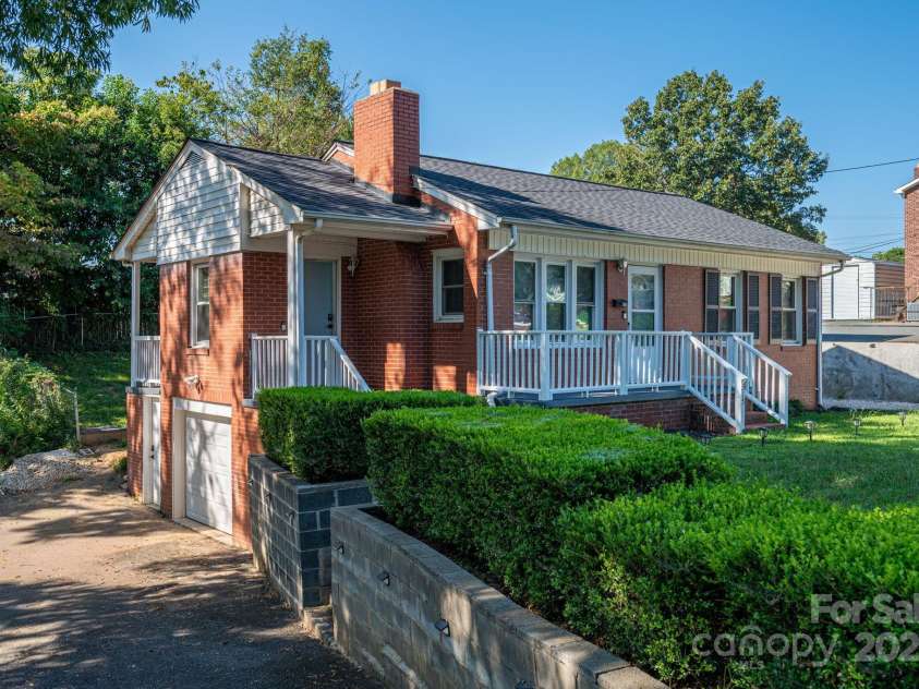 315 4th Avenue, Gastonia, NC 28054.  MLS# CAR4304615, YatesRealty ID 2351. 