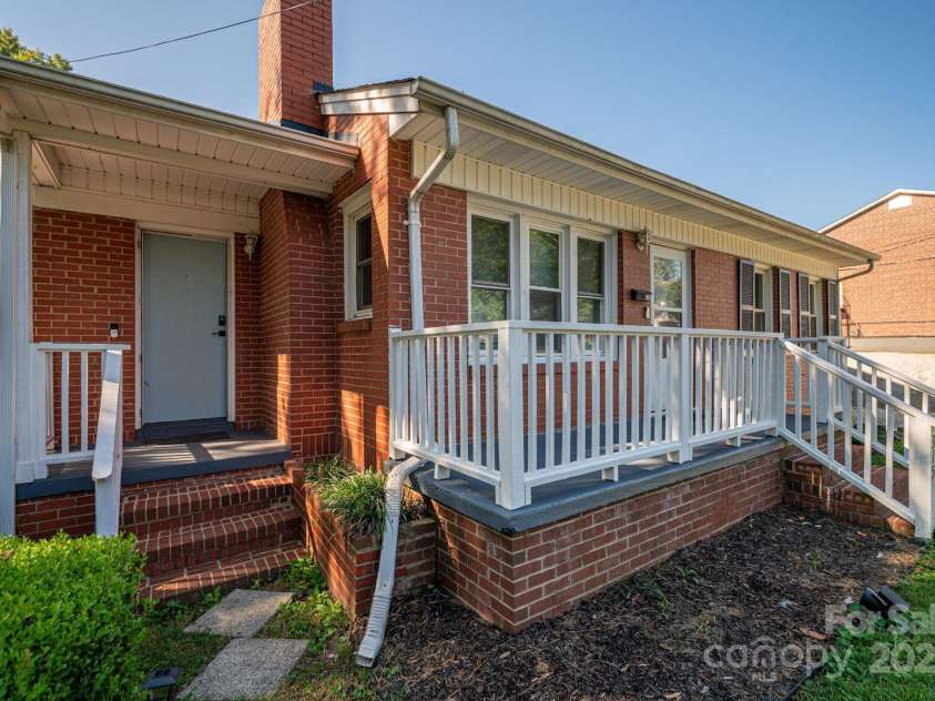 315 4th Avenue, Gastonia, NC 28054.  MLS# CAR4304615, YatesRealty ID 2351. 