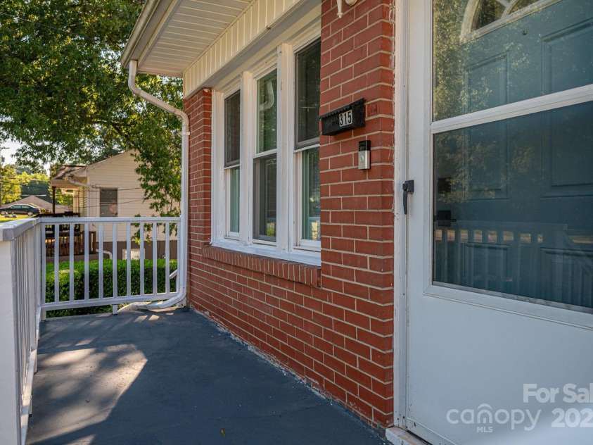315 4th Avenue, Gastonia, NC 28054.  MLS# CAR4304615, YatesRealty ID 2351. 