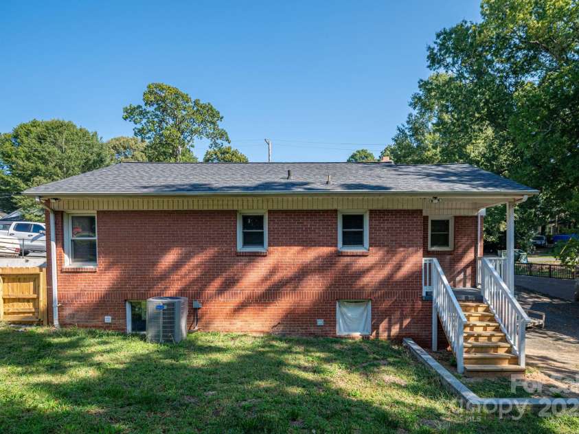 315 4th Avenue, Gastonia, NC 28054.  MLS# CAR4304615, YatesRealty ID 2351. 