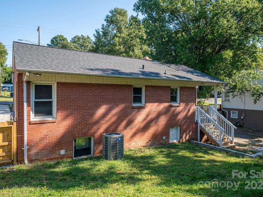 315 4th Avenue, Gastonia, NC 28054.  MLS# CAR4304615, YatesRealty ID 2351. 