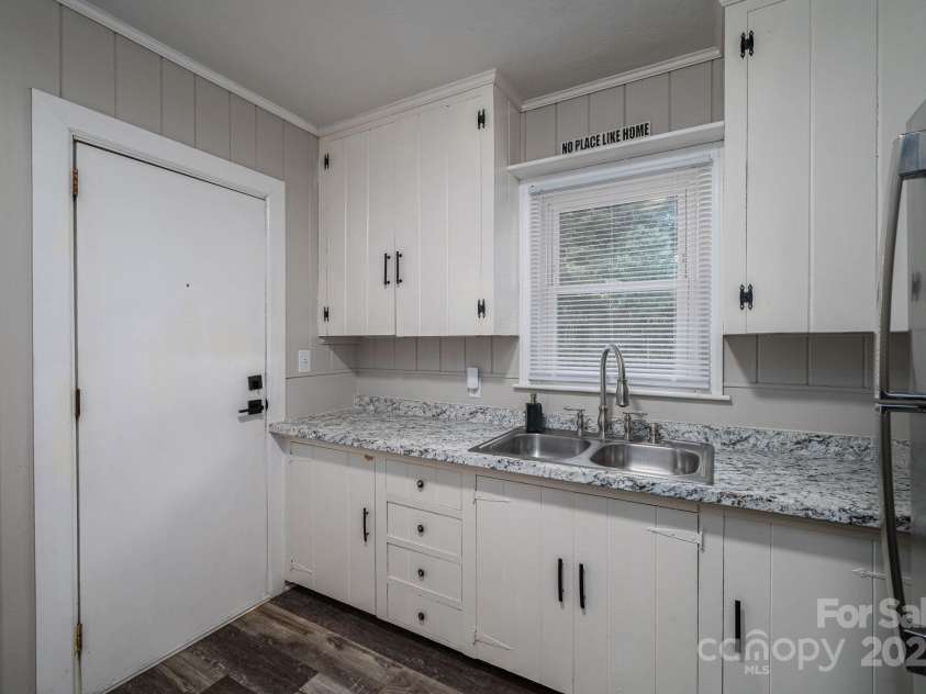 315 4th Avenue, Gastonia, NC 28054.  MLS# CAR4304615, YatesRealty ID 2351. 