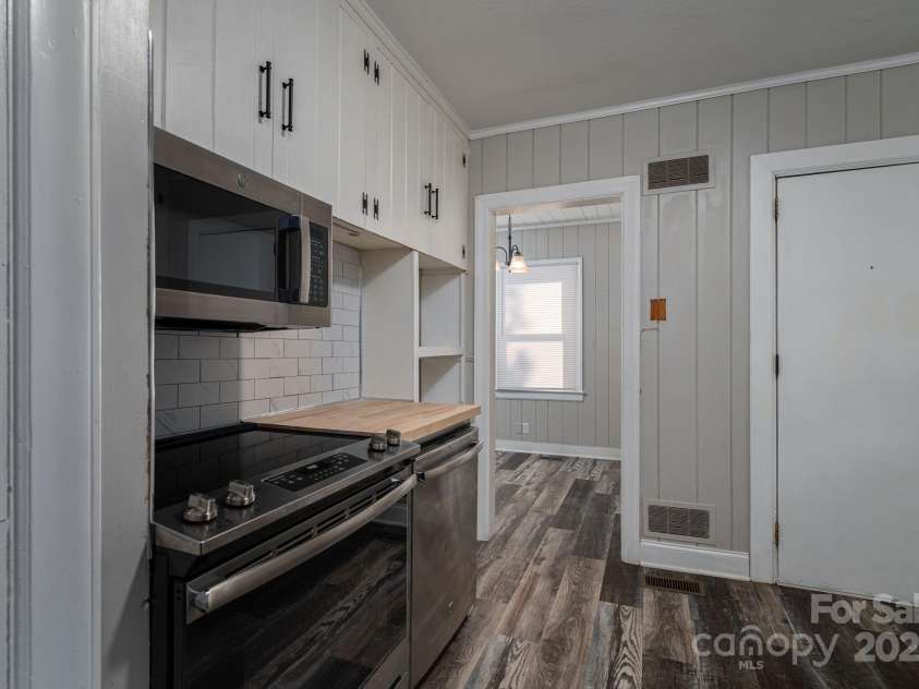 315 4th Avenue, Gastonia, NC 28054.  MLS# CAR4304615, YatesRealty ID 2351. 