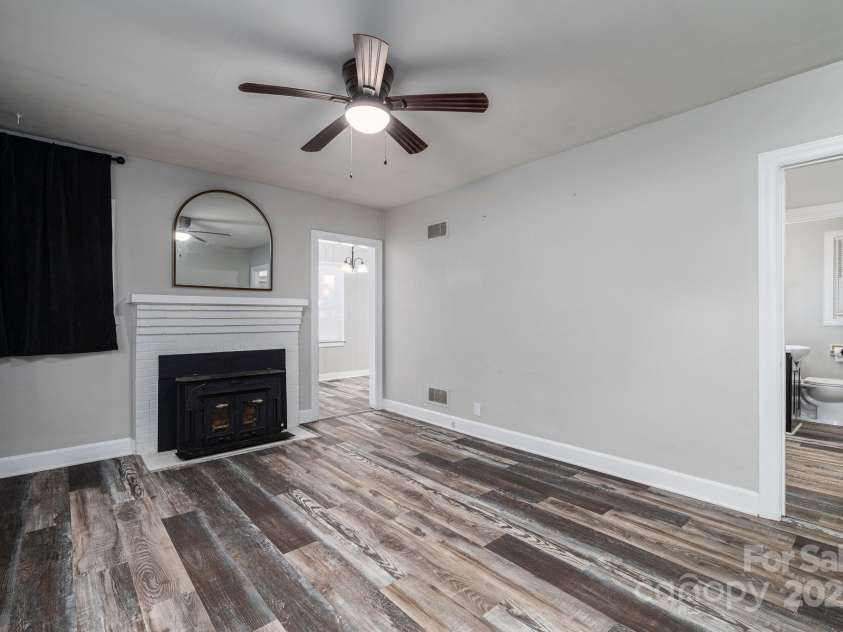 315 4th Avenue, Gastonia, NC 28054.  MLS# CAR4304615, YatesRealty ID 2351. 