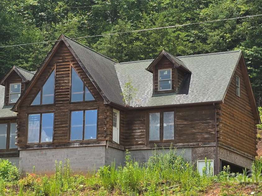 6490 Globe Road, Lenoir, NC 28645.  MLS# CAR4281988, YatesRealty ID 2351. 