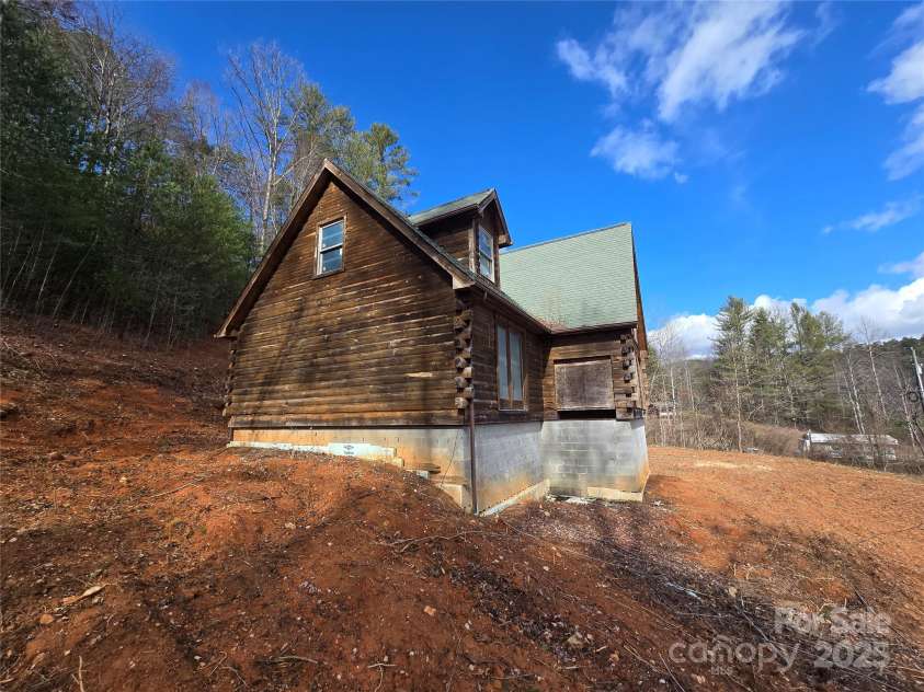 6490 Globe Road, Lenoir, NC 28645.  MLS# CAR4281988, YatesRealty ID 2351. 