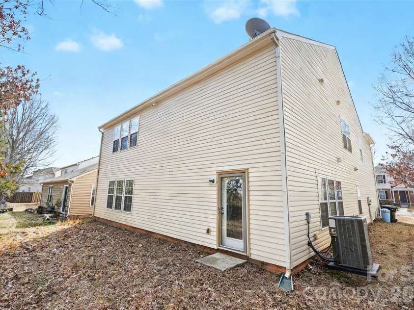 727 Sinclair Drive, Monroe, NC 28112.  MLS# CAR4341900, YatesRealty ID 2351. 