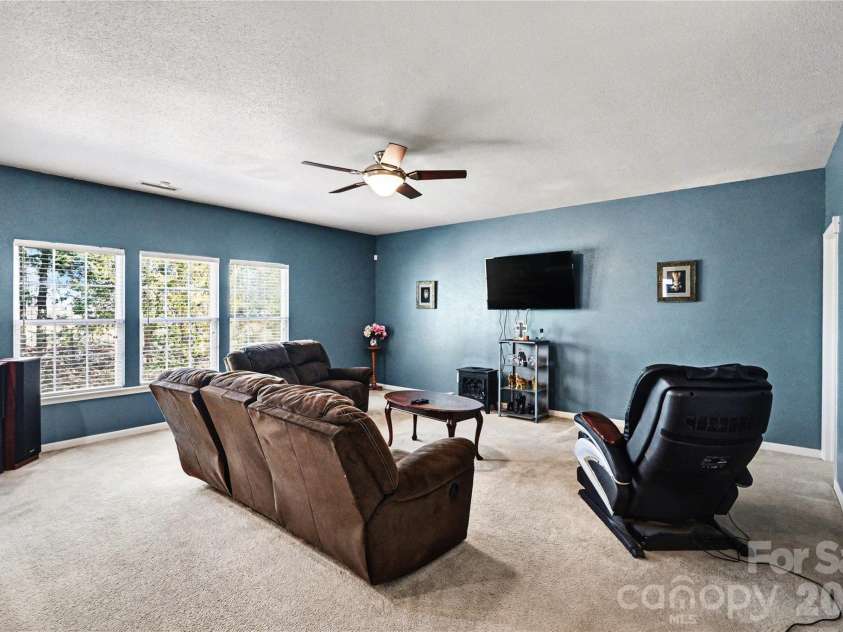 727 Sinclair Drive, Monroe, NC 28112.  MLS# CAR4341900, YatesRealty ID 2351. Main Level: Living Room