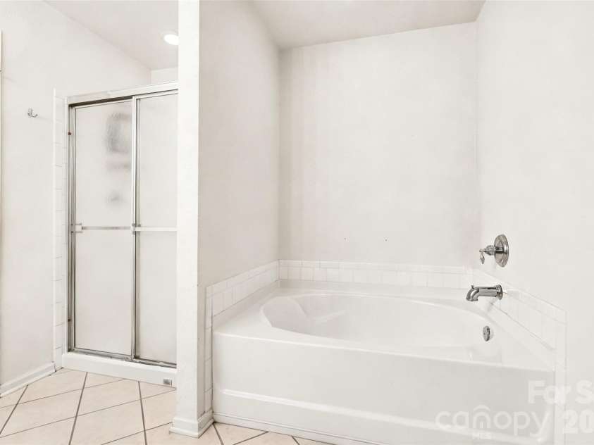 727 Sinclair Drive, Monroe, NC 28112.  MLS# CAR4341900, YatesRealty ID 2351. Master Bathroom