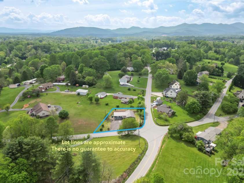 493 Dogwood Road, Candler, NC 28715.  MLS# CAR4257818, YatesRealty ID 23510. 