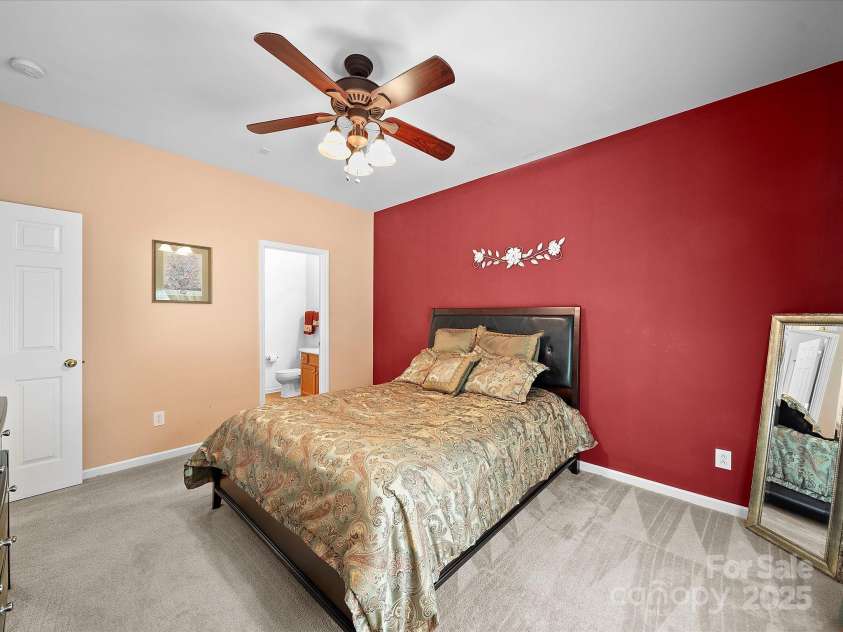 12415 Stratfield Place Circle, Pineville, NC 28134.  MLS# CAR4272270, YatesRealty ID 23511. 