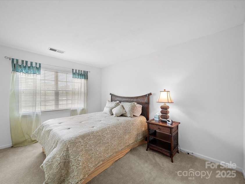 12415 Stratfield Place Circle, Pineville, NC 28134.  MLS# CAR4272270, YatesRealty ID 23511. 