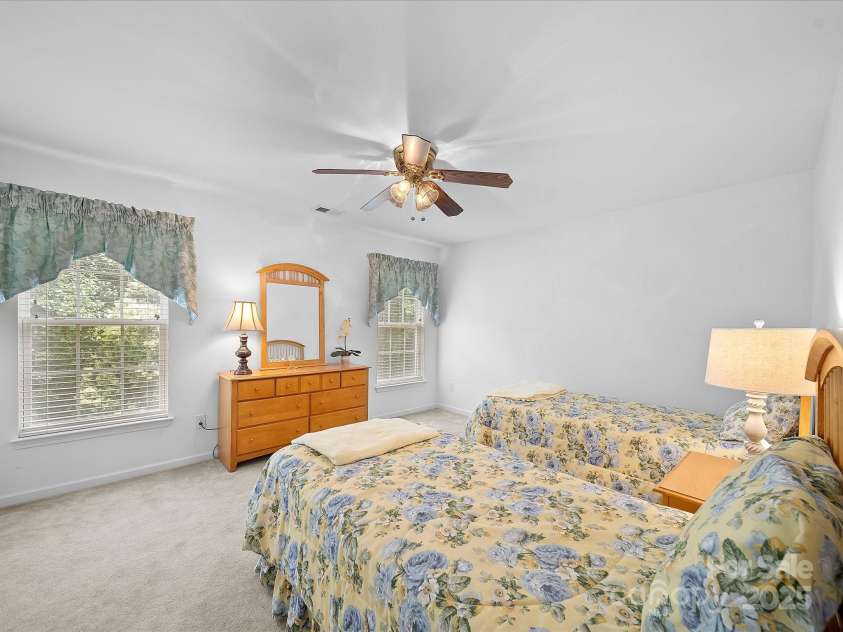 12415 Stratfield Place Circle, Pineville, NC 28134.  MLS# CAR4272270, YatesRealty ID 23511. 