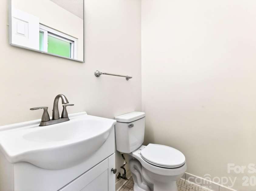 34 Wolfe Cove Road, Asheville, NC 28804.  MLS# CAR4378451, YatesRealty ID 23511. 