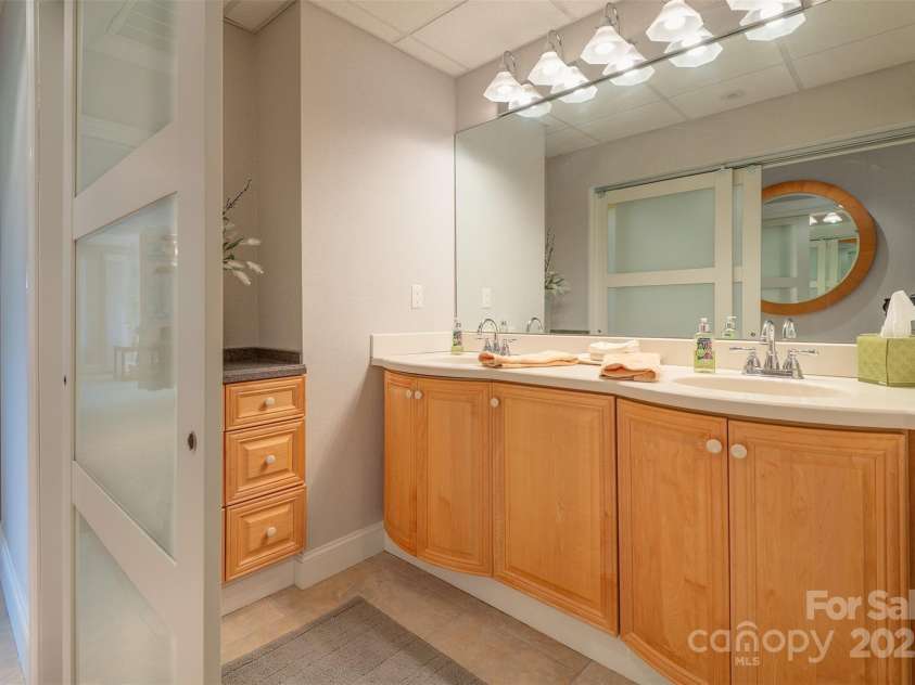 65 Hillcrest Drive, Weaverville, NC 28787.  MLS# CAR4275915, YatesRealty ID 23514. Bathroom three of four