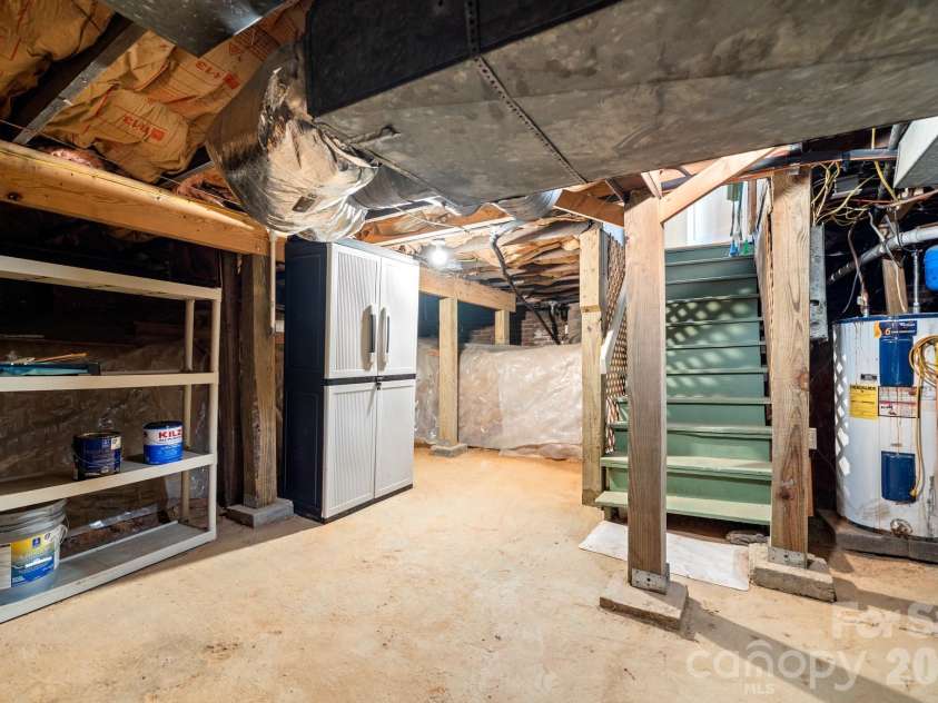 80 Chestnut Street, Asheville, NC 28801.  MLS# CAR4381612, YatesRealty ID 23514. 