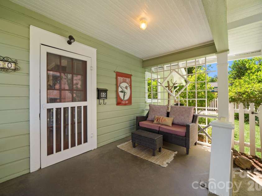 80 Chestnut Street, Asheville, NC 28801.  MLS# CAR4381612, YatesRealty ID 23514. 