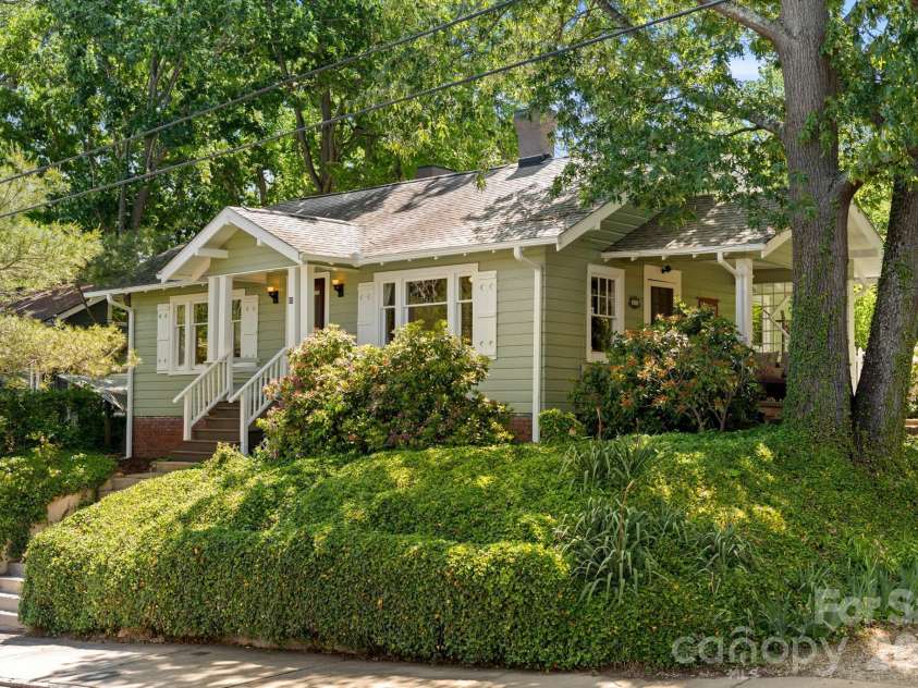 80 Chestnut Street, Asheville, NC 28801.  MLS# CAR4381612, YatesRealty ID 23514. 