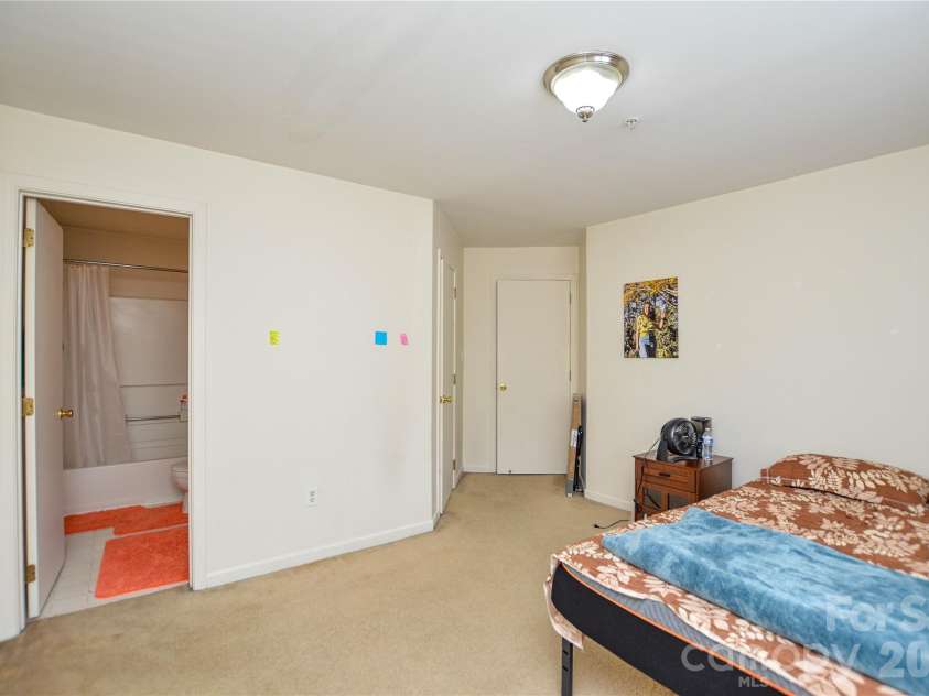 9810 Campus Walk Lane, Charlotte, NC 28262.  MLS# CAR4374481, YatesRealty ID 23515. 
