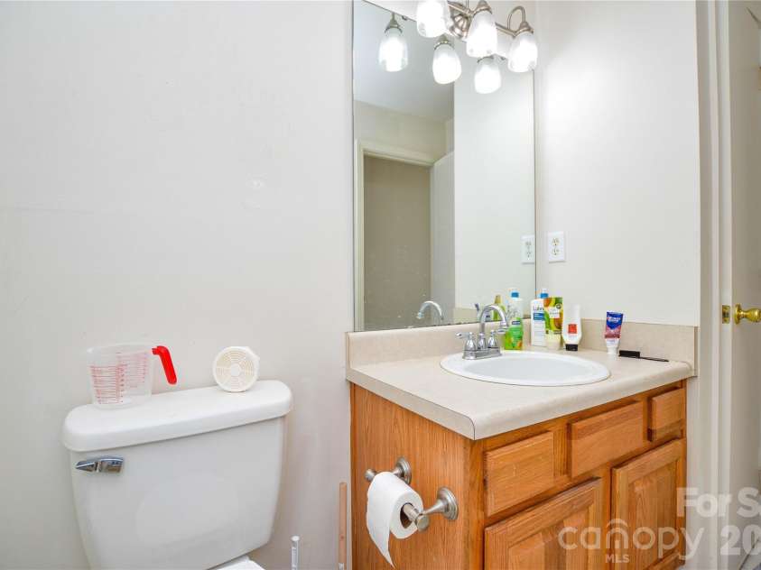 9810 Campus Walk Lane, Charlotte, NC 28262.  MLS# CAR4374481, YatesRealty ID 23515. 