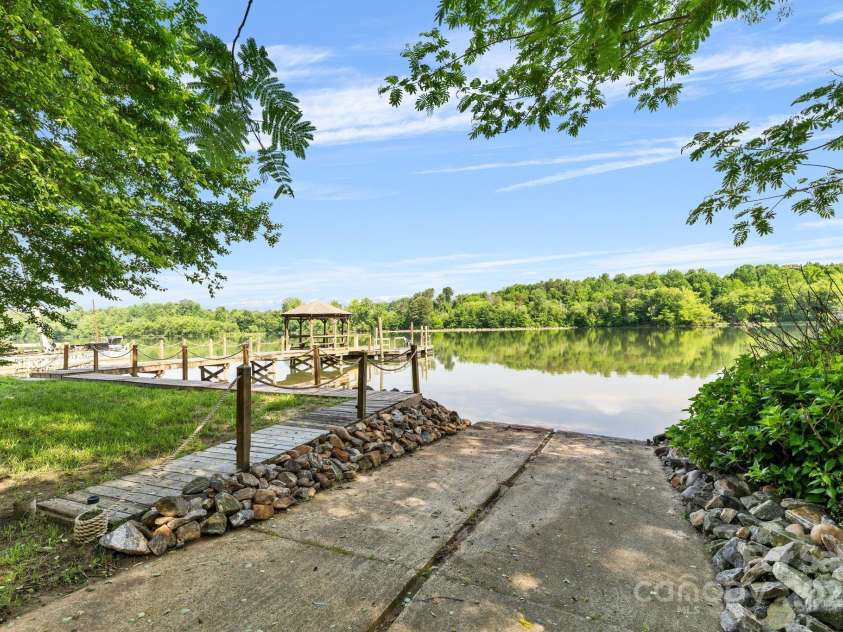 6822 Zelda Drive, Catawba, NC 28609.  MLS# CAR4260150, YatesRealty ID 23516. 