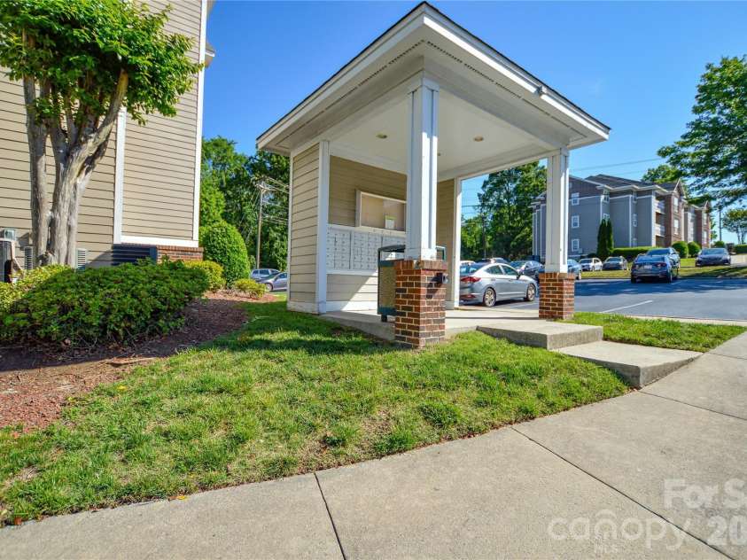 9709 Campus Walk Lane, Charlotte, NC 28262.  MLS# CAR4374203, YatesRealty ID 23516. 