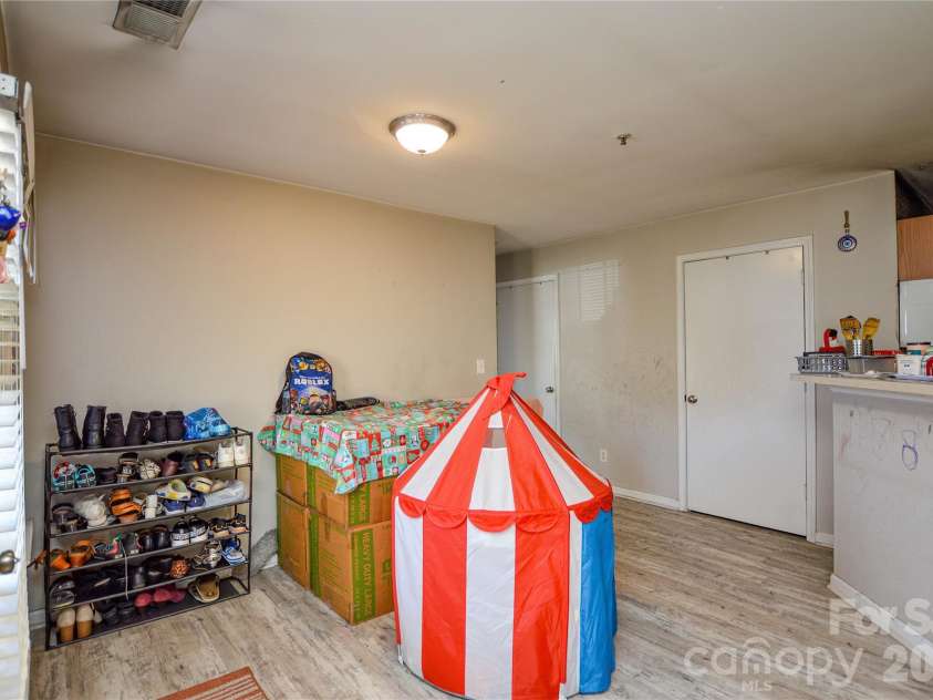 9709 Campus Walk Lane, Charlotte, NC 28262.  MLS# CAR4374203, YatesRealty ID 23516. 