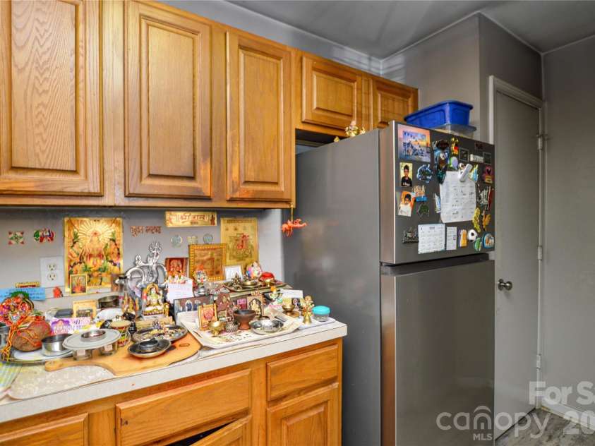 9709 Campus Walk Lane, Charlotte, NC 28262.  MLS# CAR4374203, YatesRealty ID 23516. 