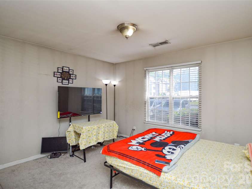 9709 Campus Walk Lane, Charlotte, NC 28262.  MLS# CAR4374203, YatesRealty ID 23516. 