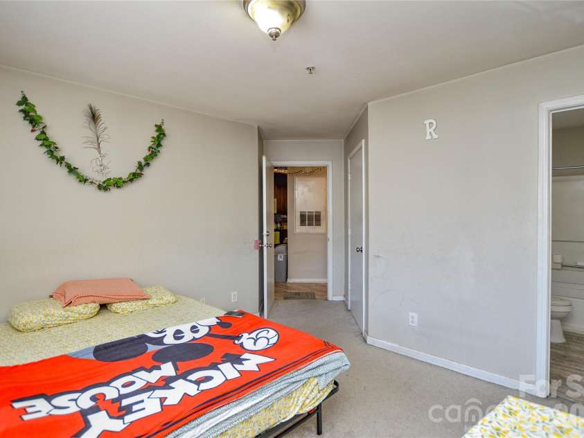 9709 Campus Walk Lane, Charlotte, NC 28262.  MLS# CAR4374203, YatesRealty ID 23516. 