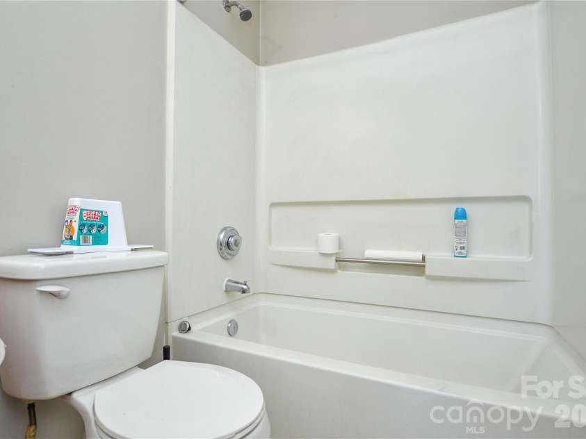 9709 Campus Walk Lane, Charlotte, NC 28262.  MLS# CAR4374203, YatesRealty ID 23516. 