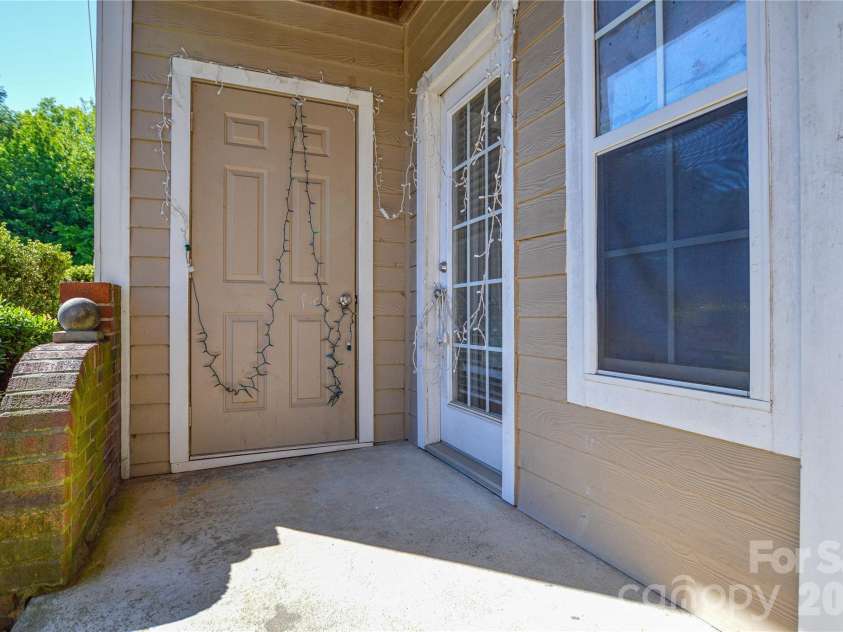 9709 Campus Walk Lane, Charlotte, NC 28262.  MLS# CAR4374203, YatesRealty ID 23516. 