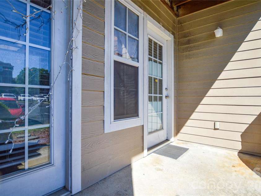 9709 Campus Walk Lane, Charlotte, NC 28262.  MLS# CAR4374203, YatesRealty ID 23516. 