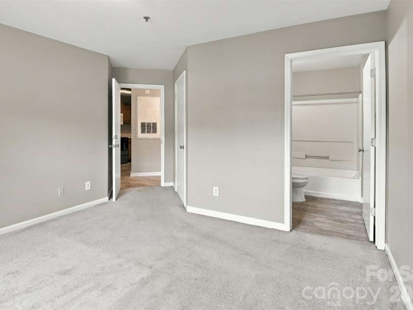 9709 Campus Walk Lane, Charlotte, NC 28262.  MLS# CAR4428157, YatesRealty ID 23516. Master Bathroom
