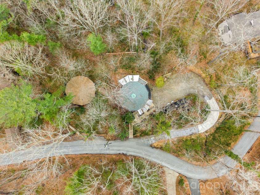 355 Sunset Drive, Asheville, NC 28804.  MLS# CAR4361101, YatesRealty ID 23517. 