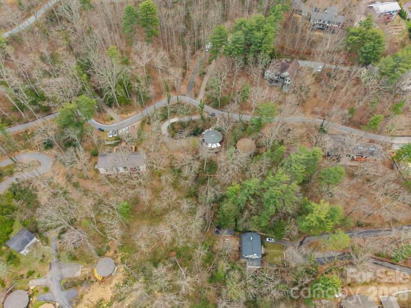 355 Sunset Drive, Asheville, NC 28804.  MLS# CAR4361101, YatesRealty ID 23517. 