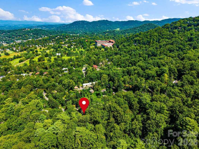 355 Sunset Drive, Asheville, NC 28804.  MLS# CAR4361101, YatesRealty ID 23517. 