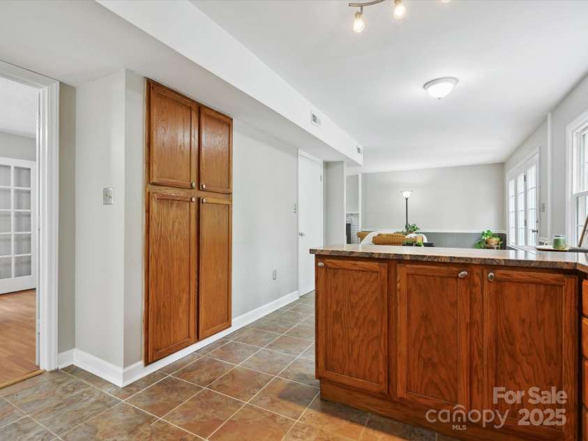 7317 Red Branch Lane, Charlotte, NC 28226.  MLS# CAR4264702, YatesRealty ID 23517. 