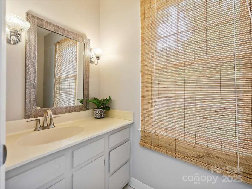 7317 Red Branch Lane, Charlotte, NC 28226.  MLS# CAR4264702, YatesRealty ID 23517. 