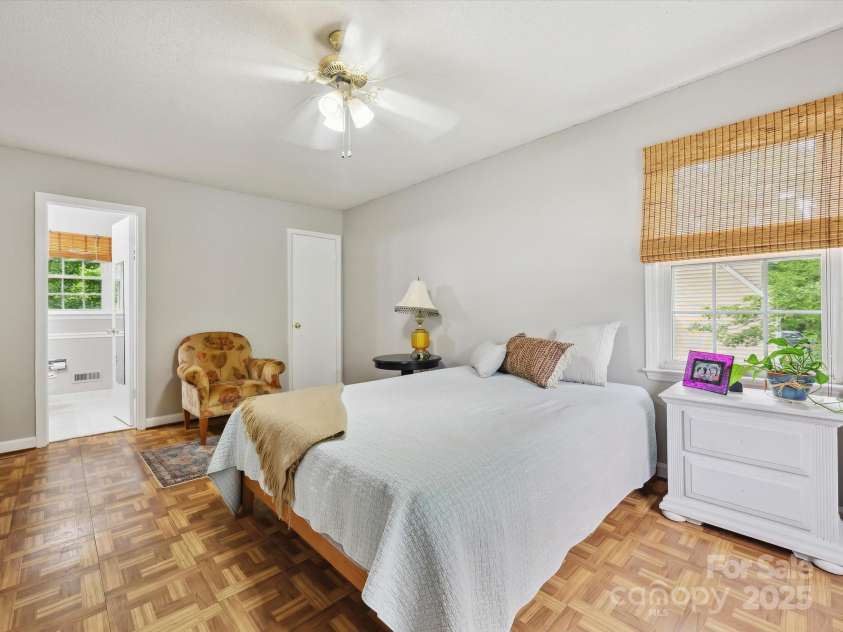 7317 Red Branch Lane, Charlotte, NC 28226.  MLS# CAR4264702, YatesRealty ID 23517. 