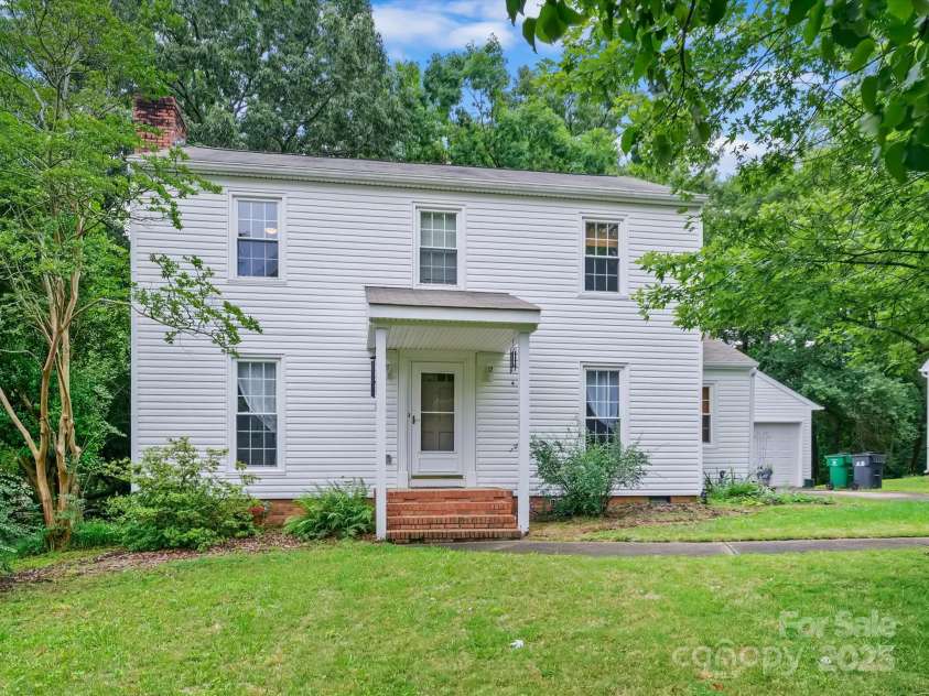 7317 Red Branch Lane, Charlotte, NC 28226.  MLS# CAR4264702, YatesRealty ID 23517. 