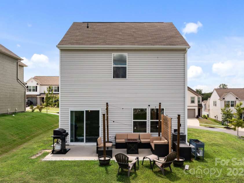 1207 Skyflower Way, Charlotte, NC 28214.  MLS# CAR4269220, YatesRealty ID 23518. 