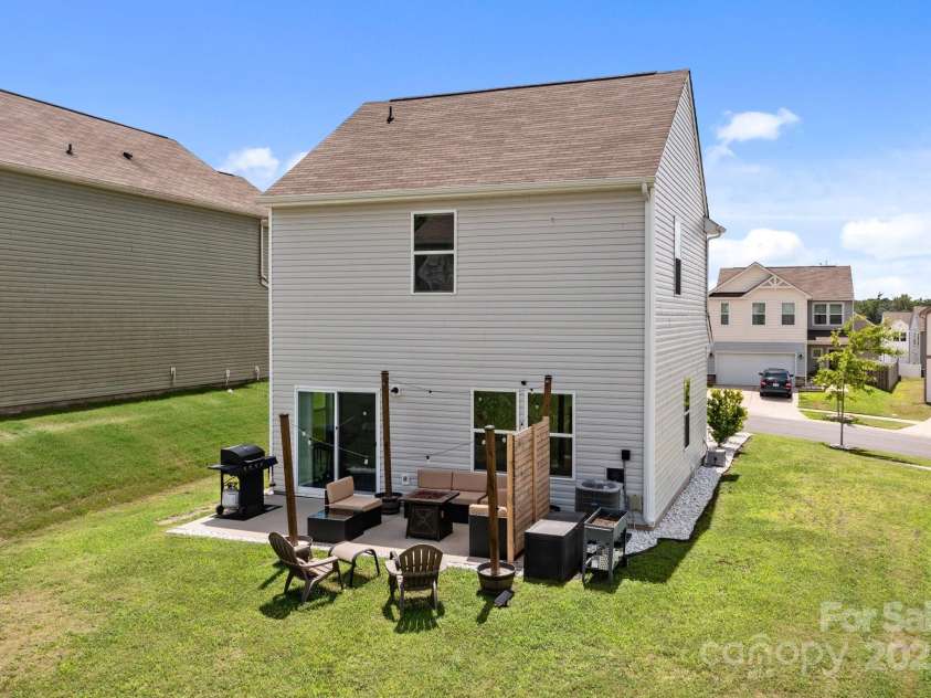 1207 Skyflower Way, Charlotte, NC 28214.  MLS# CAR4269220, YatesRealty ID 23518. 