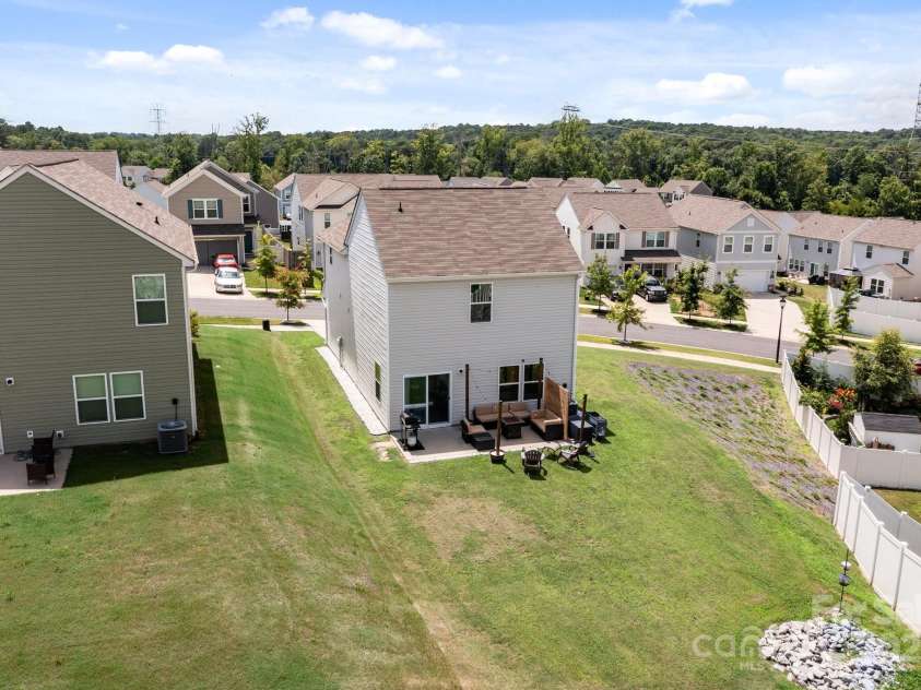 1207 Skyflower Way, Charlotte, NC 28214.  MLS# CAR4269220, YatesRealty ID 23518. 