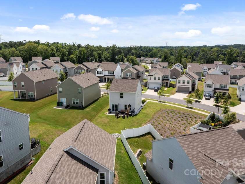 1207 Skyflower Way, Charlotte, NC 28214.  MLS# CAR4269220, YatesRealty ID 23518. 