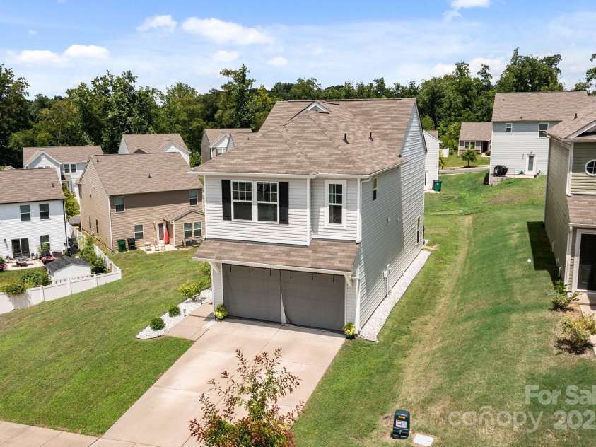 1207 Skyflower Way, Charlotte, NC 28214.  MLS# CAR4269220, YatesRealty ID 23518. 