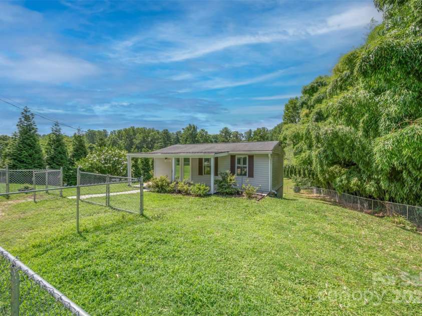 1380 Old Dana Road, Hendersonville, NC 28792.  MLS# CAR4275821, YatesRealty ID 23519. 