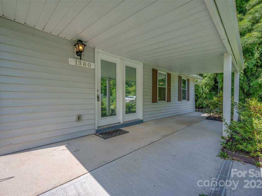 1380 Old Dana Road, Hendersonville, NC 28792.  MLS# CAR4275821, YatesRealty ID 23519. 