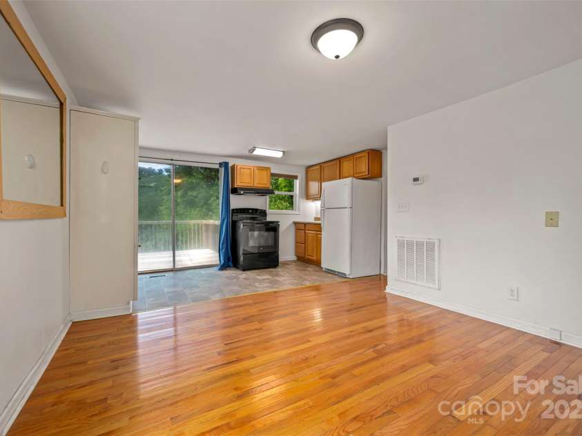 1380 Old Dana Road, Hendersonville, NC 28792.  MLS# CAR4275821, YatesRealty ID 23519. 